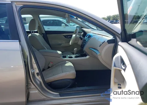 2015 Nissan Altima 2.5 S z USA, uszkodzony, nr VIN 1N4AL3AP7FN313010